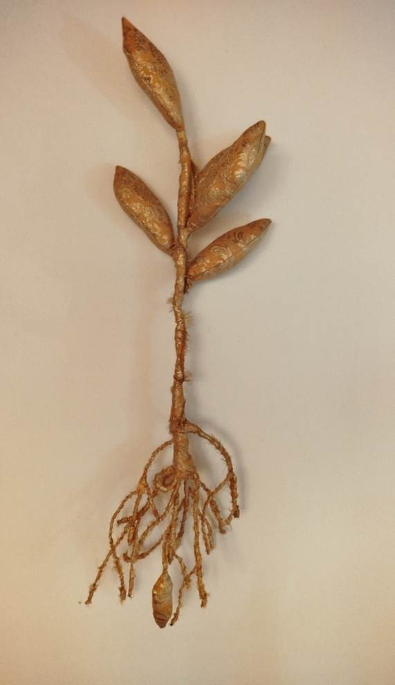 Éminence / métal ,tissus, bourre de coton/ 90 x 20 cm